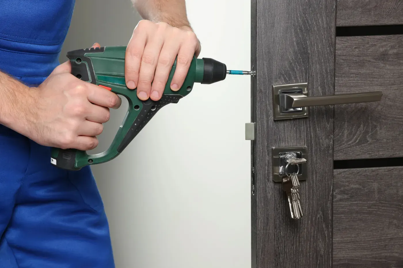 Remplacement d'une serrure de porte après perte de clés
